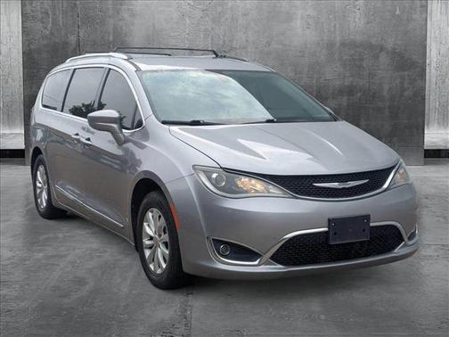 2018 Chrysler Pacifica Touring-L