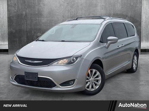 2018 Chrysler Pacifica Touring-L