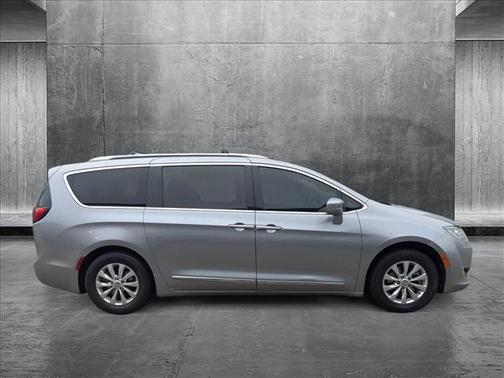 2018 Chrysler Pacifica Touring-L