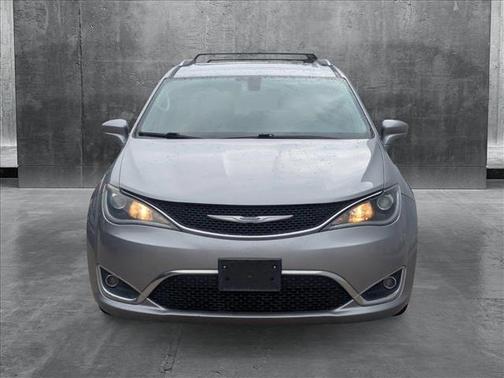 2018 Chrysler Pacifica Touring-L