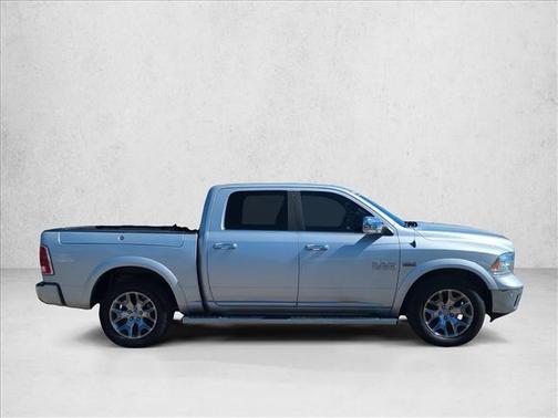 Bright Silver Metallic Clearcoat 2017 RAM 1500 Limited Crew Cab 4x4 5'7' Box