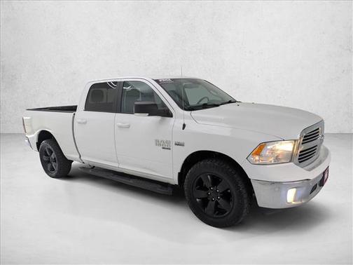 Bright White Clearcoat 2019 RAM 1500 Big Horn