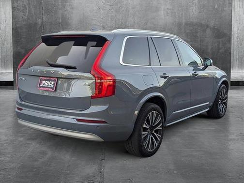 2022 Volvo XC90 T5 Momentum