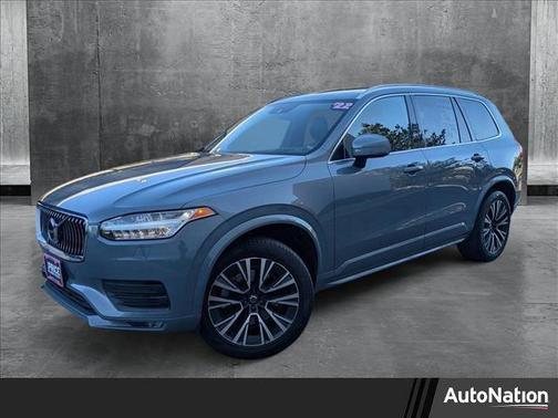 2022 Volvo XC90 T5 Momentum
