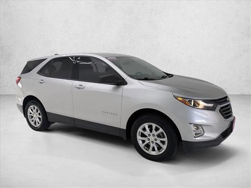 Silver Ice Metallic 2018 Chevrolet Equinox LS