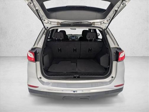 Silver Ice Metallic 2018 Chevrolet Equinox LS
