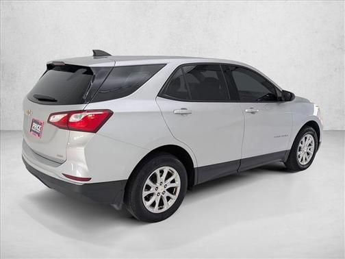 Silver Ice Metallic 2018 Chevrolet Equinox LS