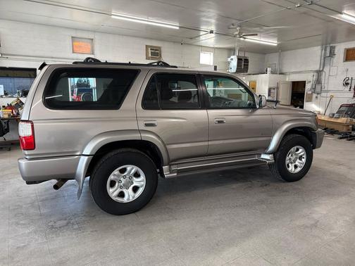2002 Toyota 4Runner SR5