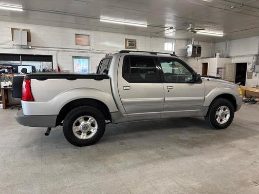 2002 Ford Explorer Sport Trac Base