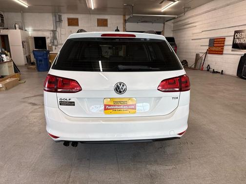 2015 Volkswagen Golf SportWagen TDI SE 4-Door
