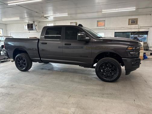2025 RAM 2500 Big Horn Crew Cab 4x4 6'4' Box