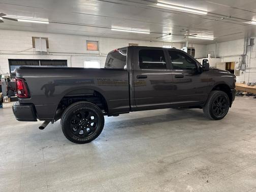 2025 RAM 2500 Big Horn Crew Cab 4x4 6'4' Box