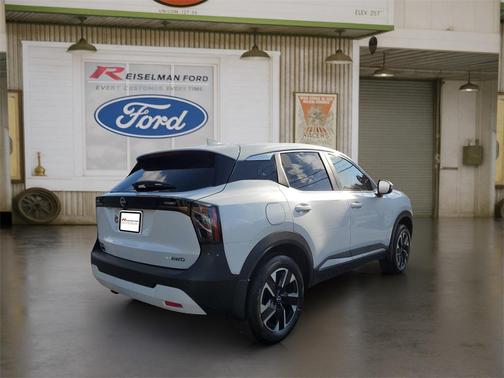2025 Nissan Kicks SV