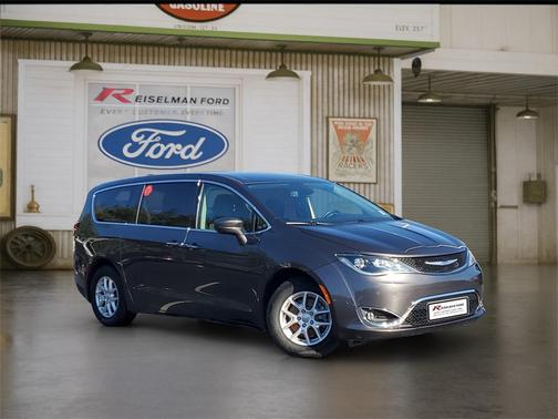 2020 Chrysler Pacifica Touring