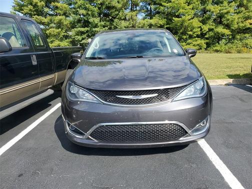 2020 Chrysler Pacifica Touring