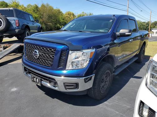 2019 Nissan Titan SV