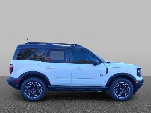 Oxford White 2026 Ford Bronco Sport Outer Banks