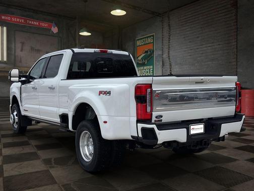 Star White Metallic Tri-Coat 2026 Ford F-350 Platinum