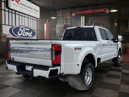 Star White Metallic Tri-Coat 2026 Ford F-350 Platinum