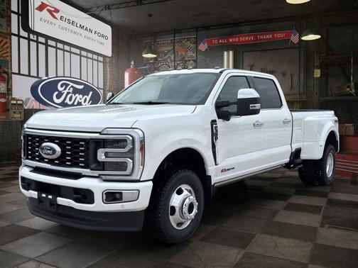 Star White Metallic Tri-Coat 2026 Ford F-350 Platinum