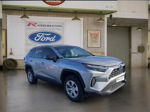 2023 Toyota RAV4 LE