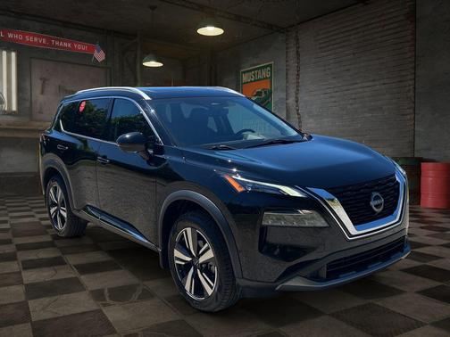 Super Black 2023 Nissan Rogue SL