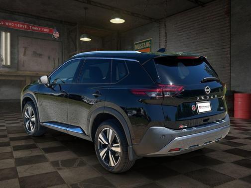 Super Black 2023 Nissan Rogue SL
