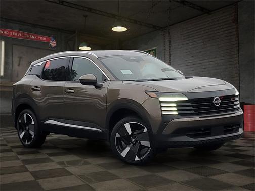 2025 Nissan Kicks SR