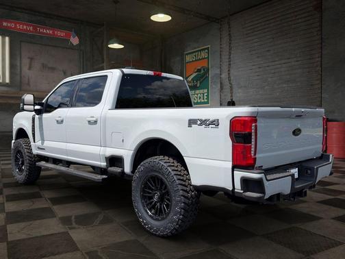 Avalanche 2026 Ford F-250 Lariat