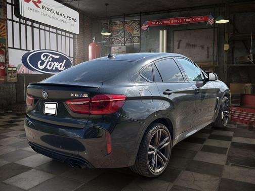 Black Sapphire Metallic 2017 BMW X6 M Base