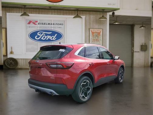 2025 Ford Escape Platinum
