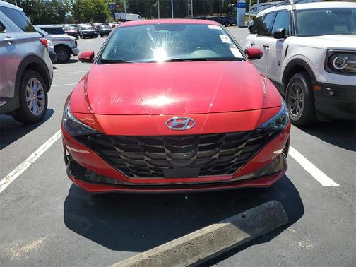 2022 Hyundai ELANTRA SEL