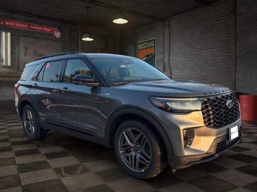 Gray 2026 Ford Explorer ST-Line