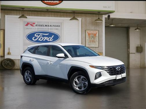 2022 Hyundai TUCSON SE