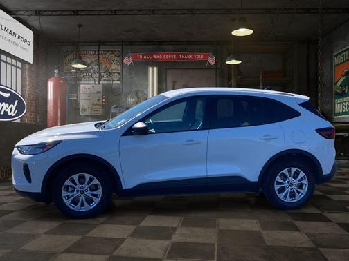 Oxford White 2025 Ford Escape Active