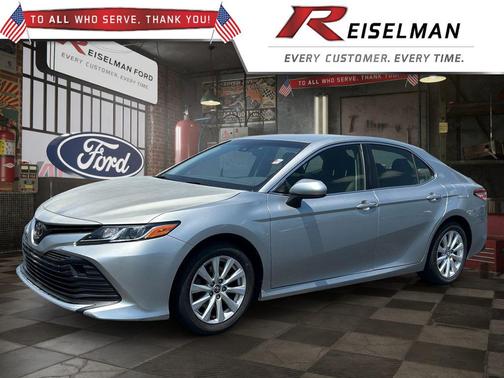 Celestial Silver Metallic 2018 Toyota Camry LE