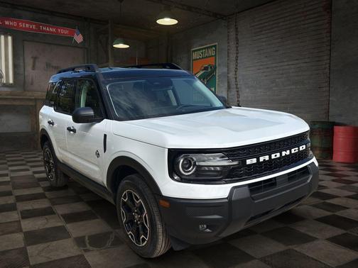 Oxford White 2026 Ford Bronco Sport Outer Banks
