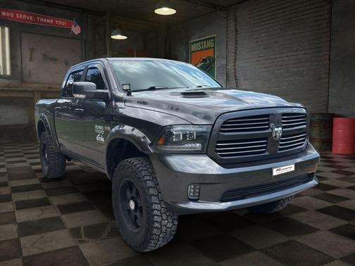 Granite Crystal Metallic Clearcoat 2015 RAM 1500 Sport