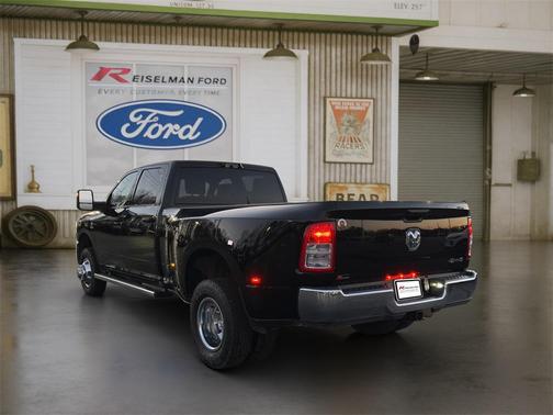 2024 RAM 3500 Tradesman Crew Cab 4x4 8' Box