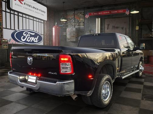 2024 RAM 3500 Tradesman Crew Cab 4x4 8' Box