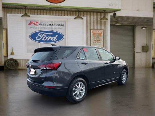 2022 Chevrolet Equinox LS