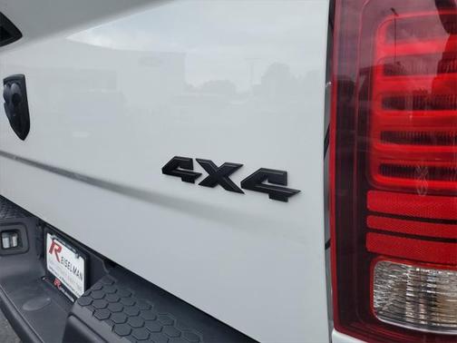 2023 RAM 1500 Classic Warlock Crew Cab 4x4 5'7' Box