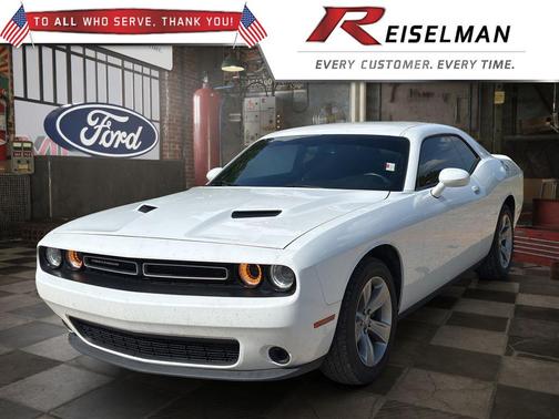 White Knuckle Clearcoat 2019 Dodge Challenger SXT