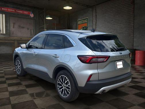 Iconic Silver Metallic 2023 Ford Escape PHEV SE