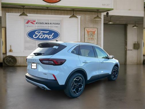 2026 Ford Escape Platinum