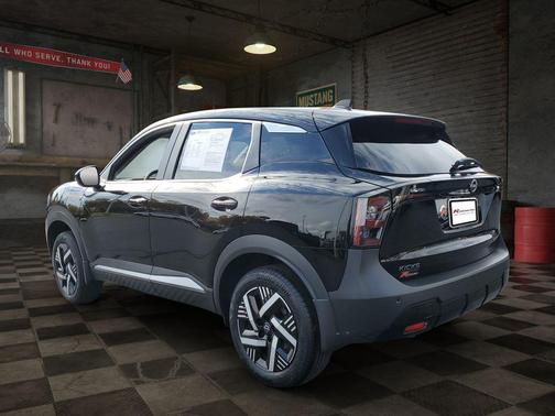 2025 Nissan Kicks SV