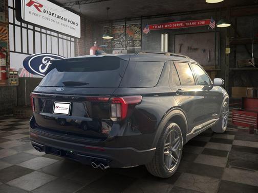 Agate Black Metallic 2026 Ford Explorer ST