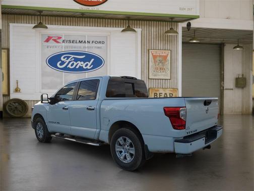 2018 Nissan Titan SV