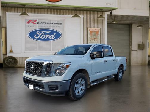 2018 Nissan Titan SV