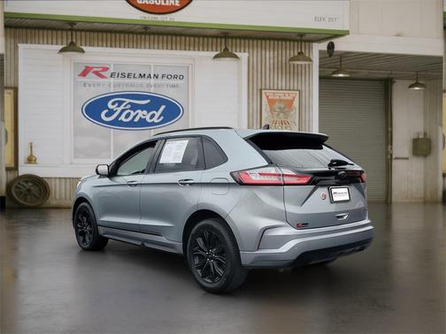 2022 Ford Edge SE